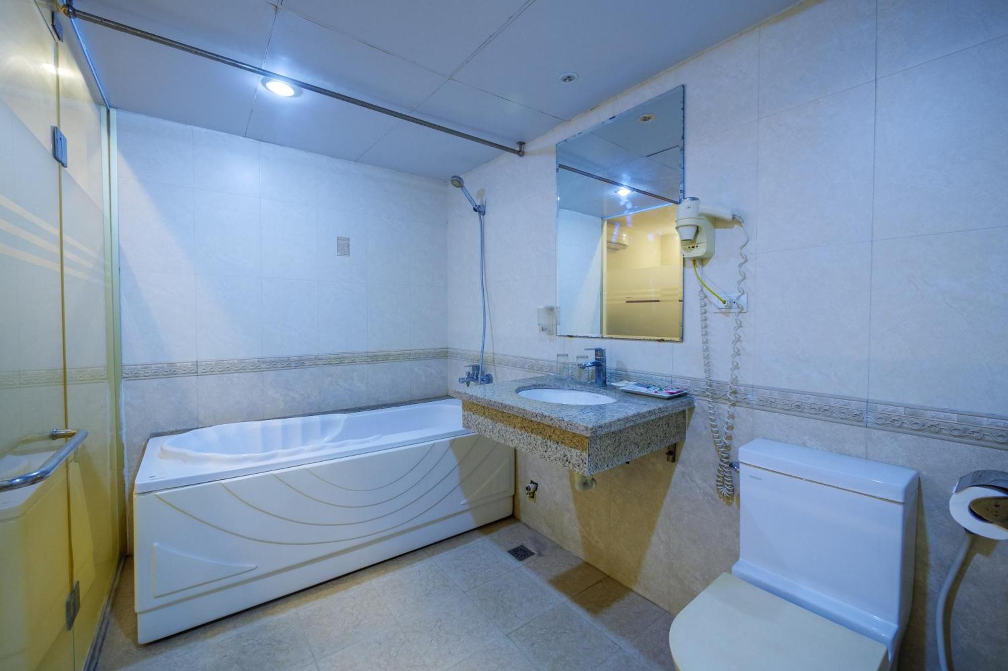 Ngan Ha Hotel Long Bien Hanoi Luaran gambar