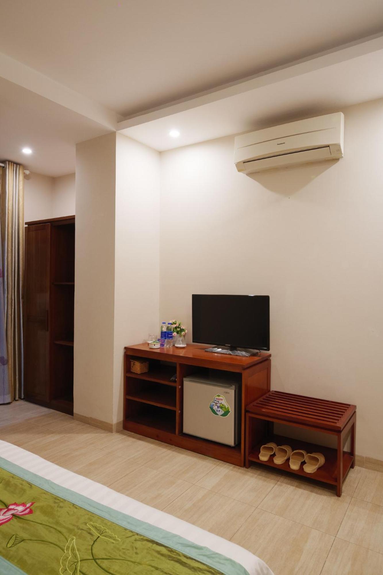 Ngan Ha Hotel Long Bien Hanoi Luaran gambar