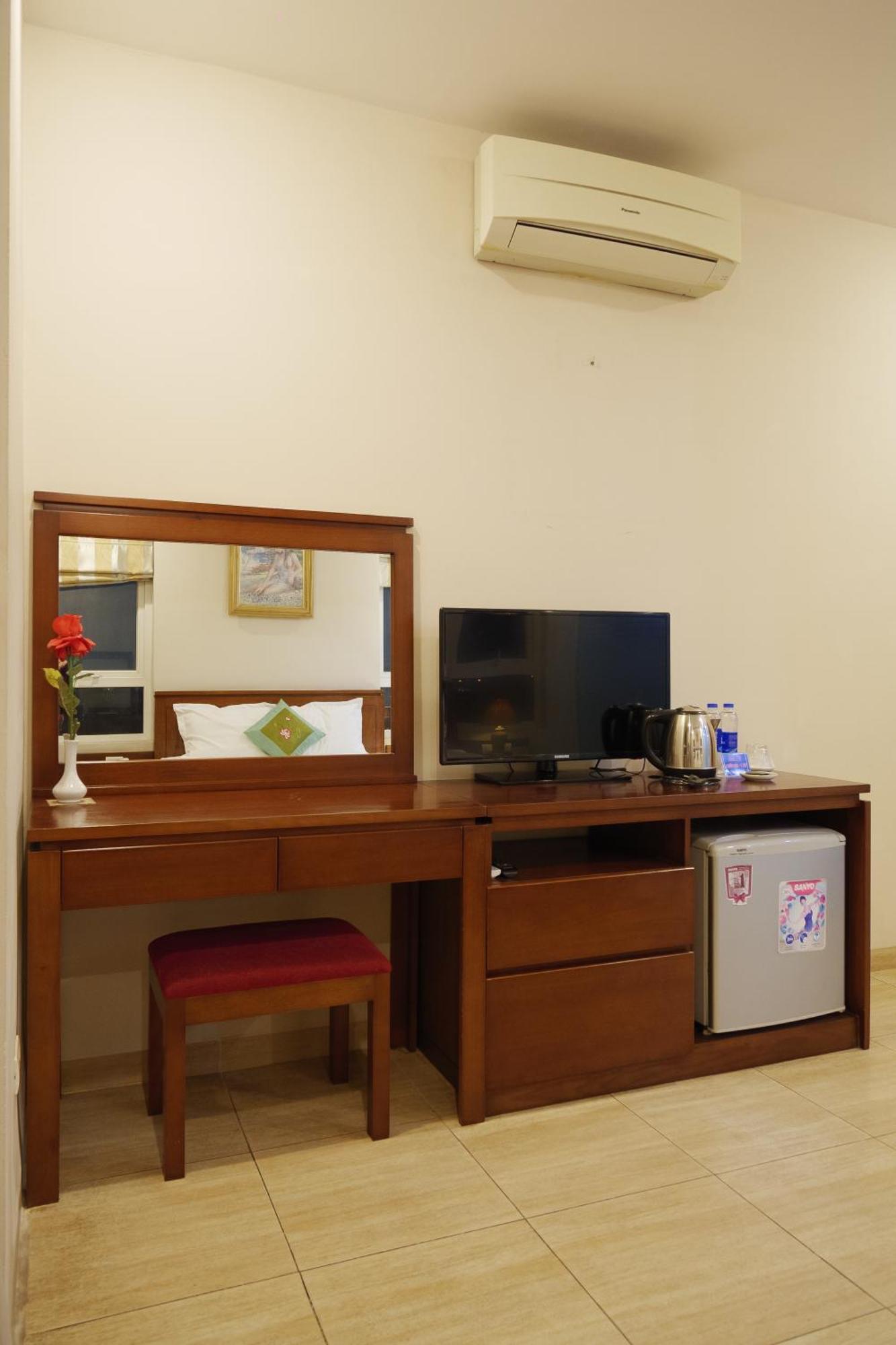 Ngan Ha Hotel Long Bien Hanoi Luaran gambar